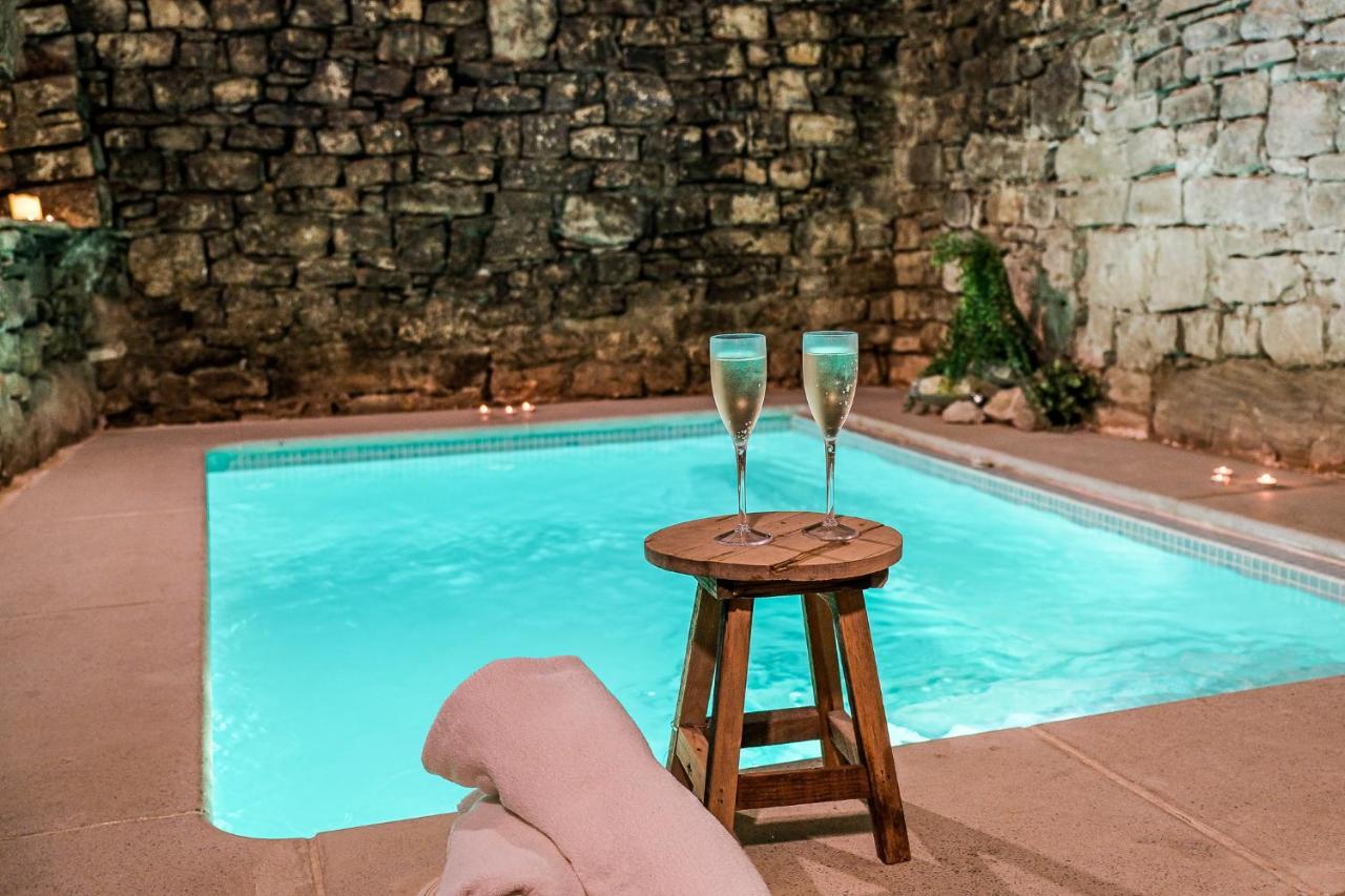 El Forn De Freixenet Con Servicios De Un Hotel Lleida Luaran gambar