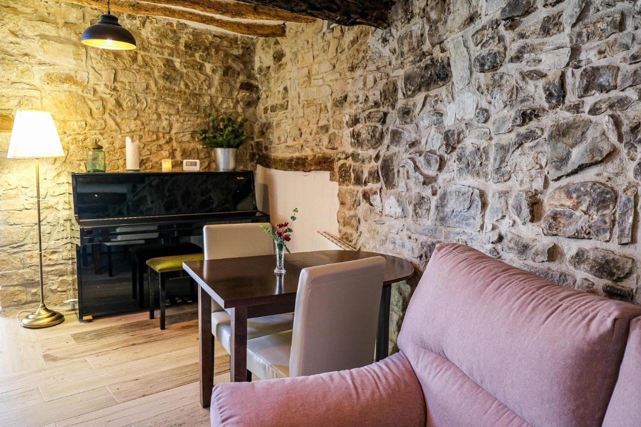 El Forn De Freixenet Con Servicios De Un Hotel Lleida Luaran gambar
