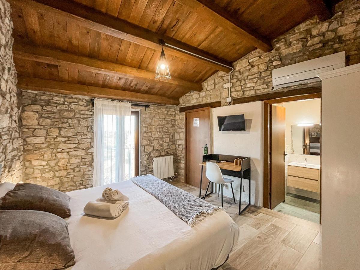 El Forn De Freixenet Con Servicios De Un Hotel Lleida Luaran gambar