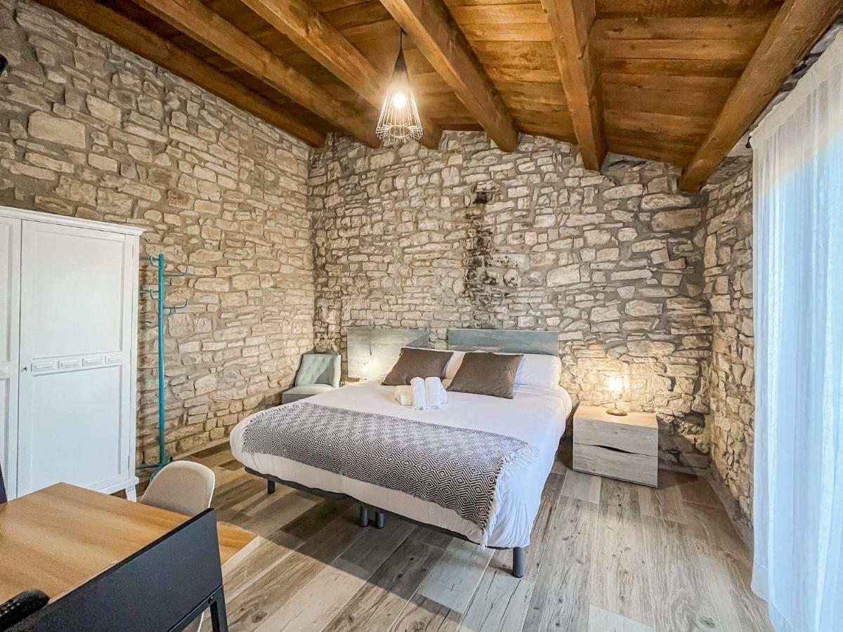 El Forn De Freixenet Con Servicios De Un Hotel Lleida Luaran gambar
