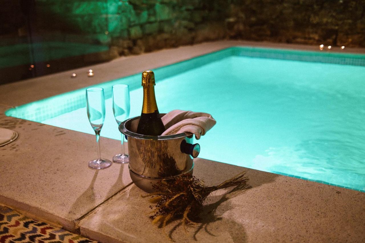 El Forn De Freixenet Con Servicios De Un Hotel Lleida Luaran gambar